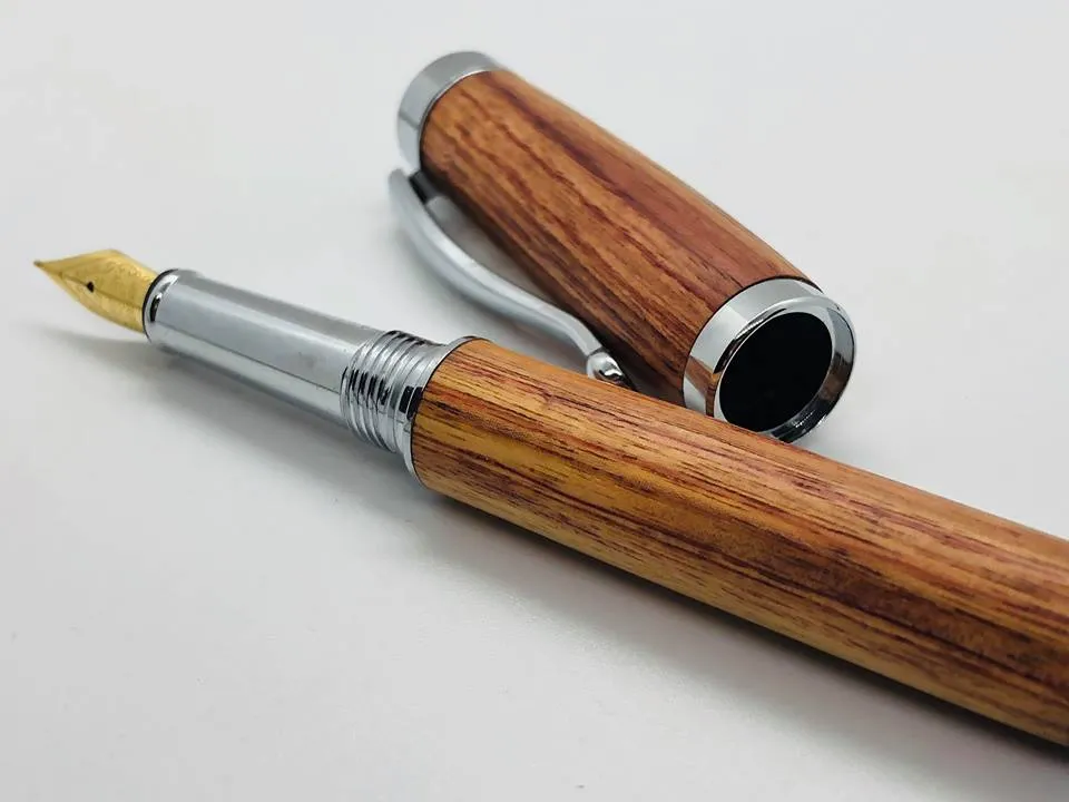 Plume en bois
