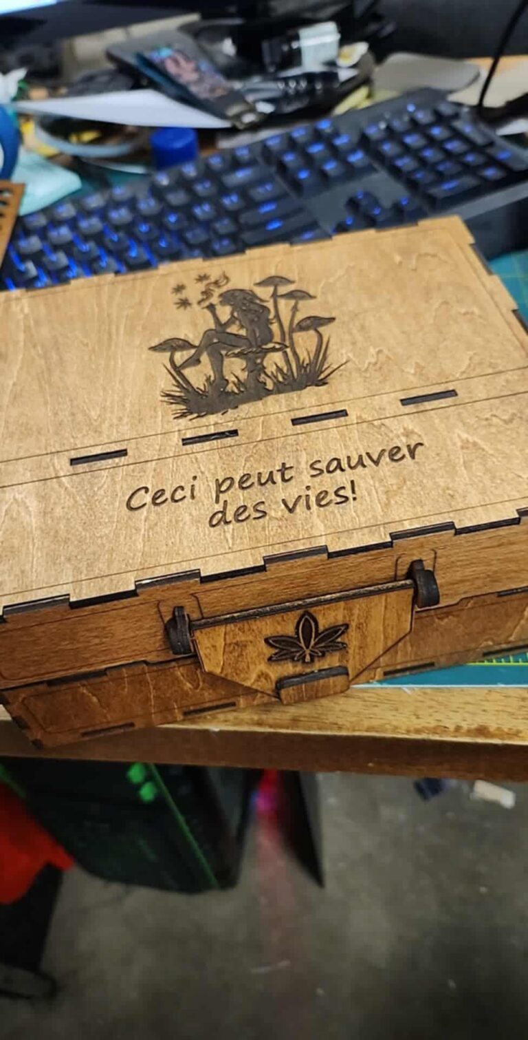 Boîte en bois personnalisée Lakata – fabrication par découpe laser